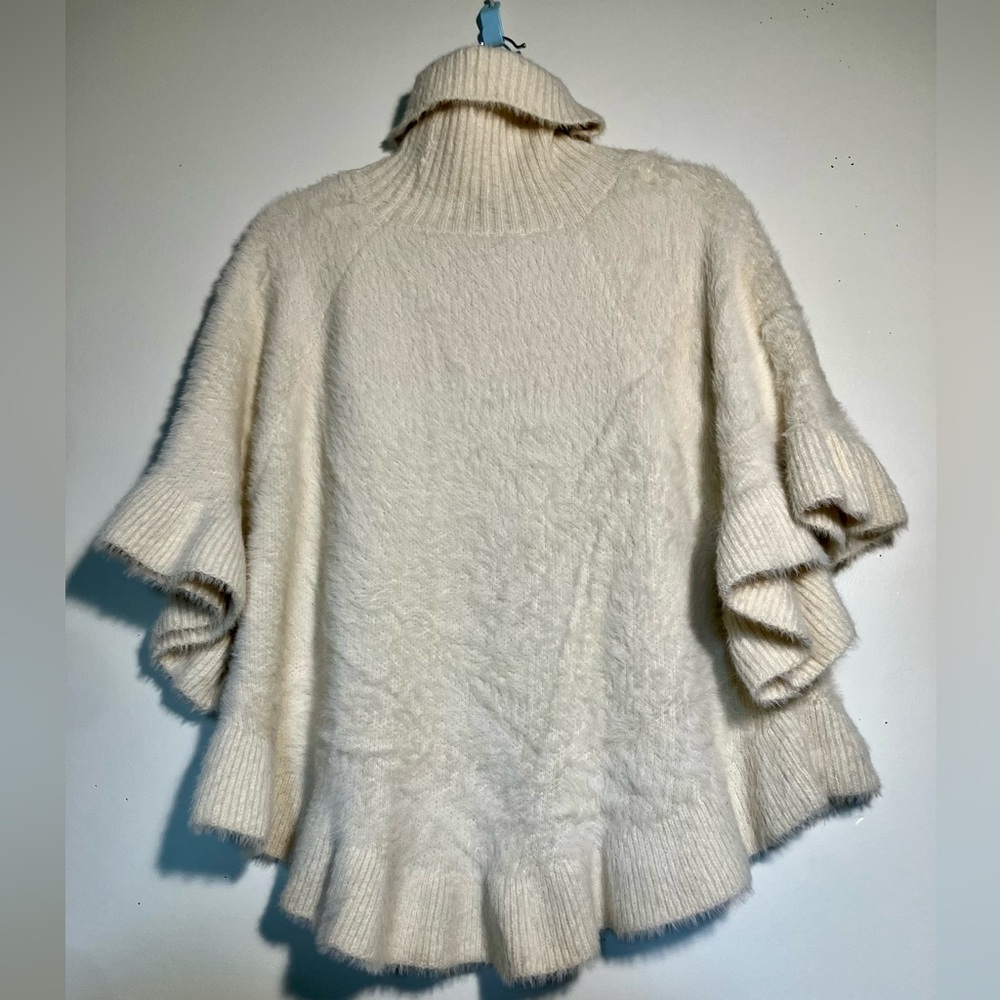 Akemi + kin, Elegant Off White Turtleneck Sweater poncho, one size